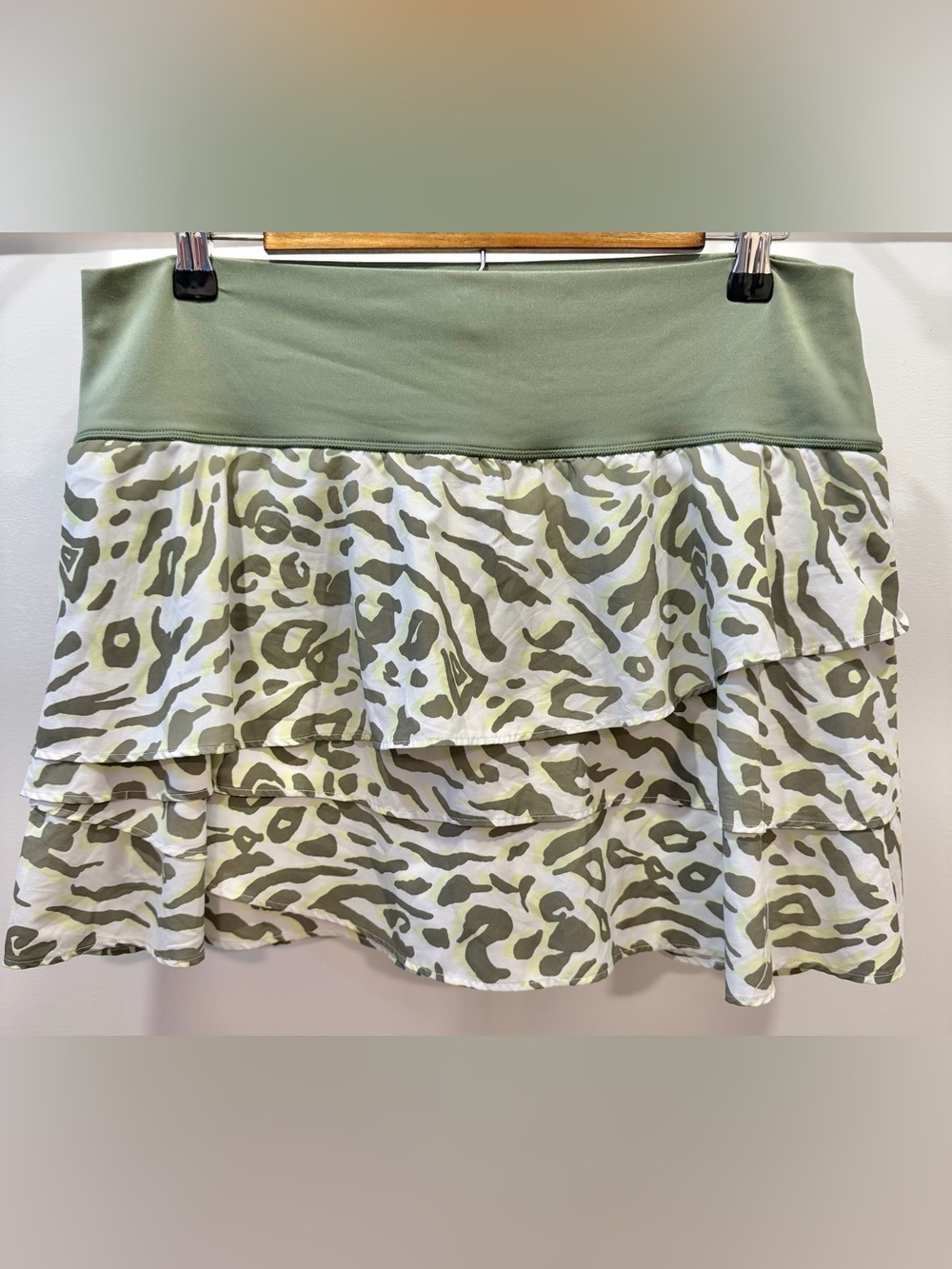 OFFLINE BY AERIE Cheetah Print Ruffle Athletic Skort - Picture 2 of 7